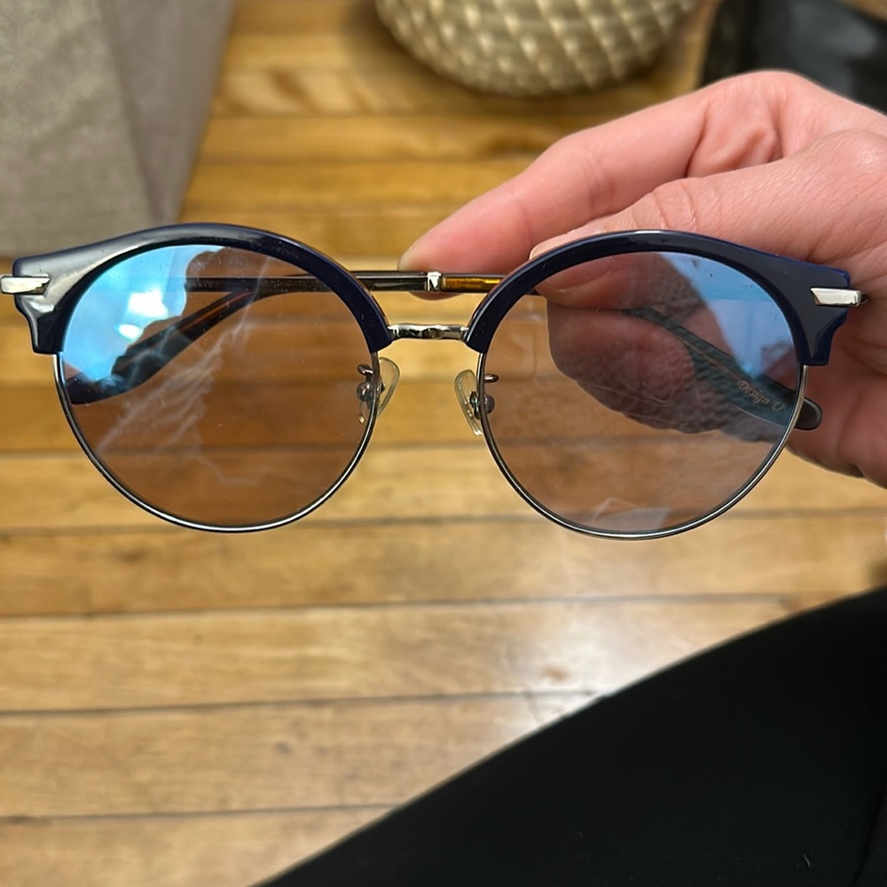Front sunglass